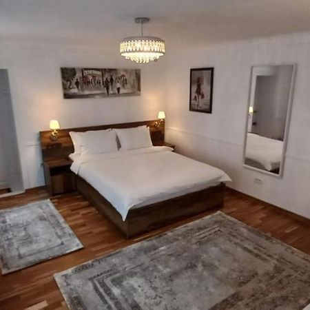 Five Rooms Брашов Экстерьер фото