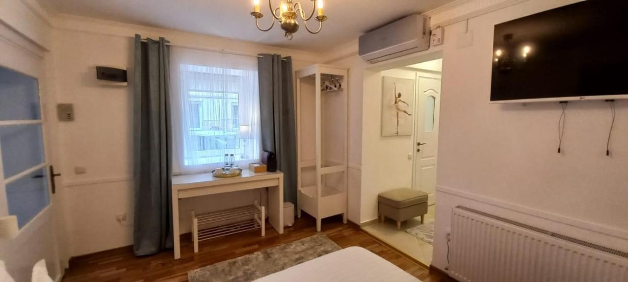 Five Rooms Брашов Экстерьер фото